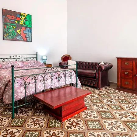 Il Conte E La Contessa